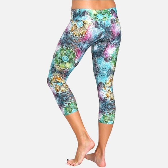 Onzie "Space Jewels" Capri Leggings, Size XS, Multicolor - Picture 2 of 6